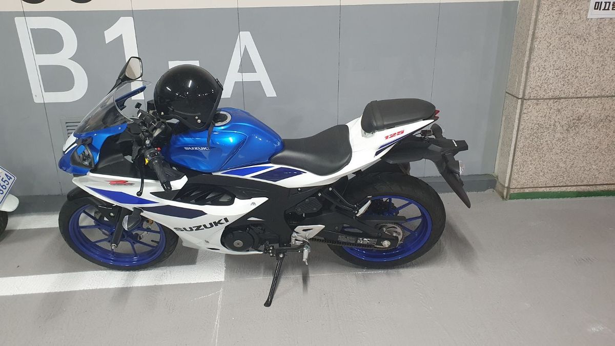 스즈키 GSX S 125 thumb 2