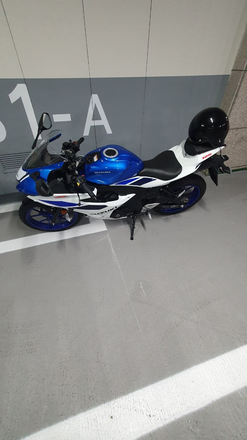 스즈키 GSX S 125 8