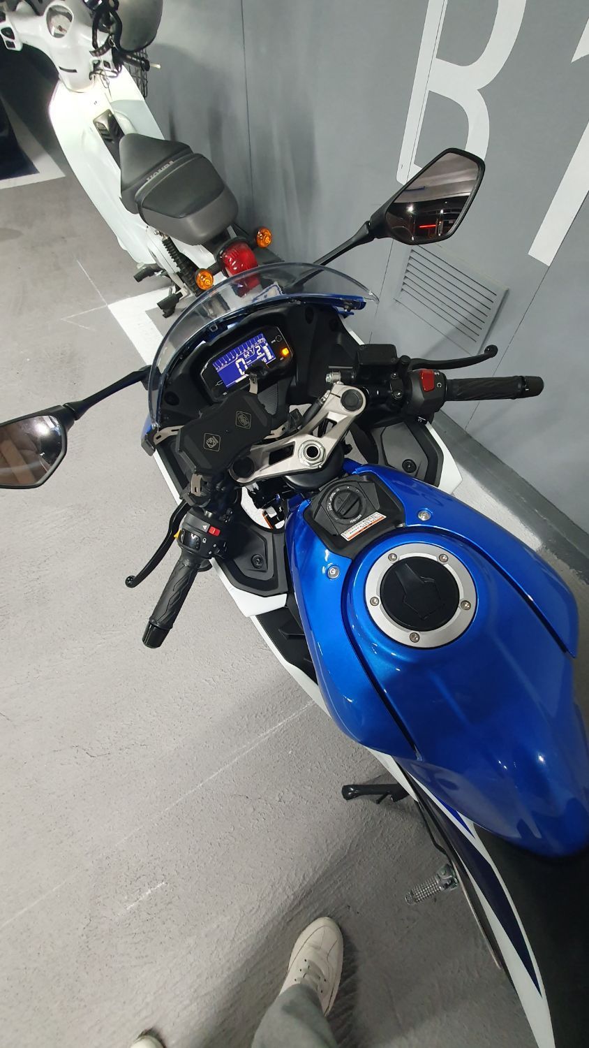 스즈키 GSX S 125 9