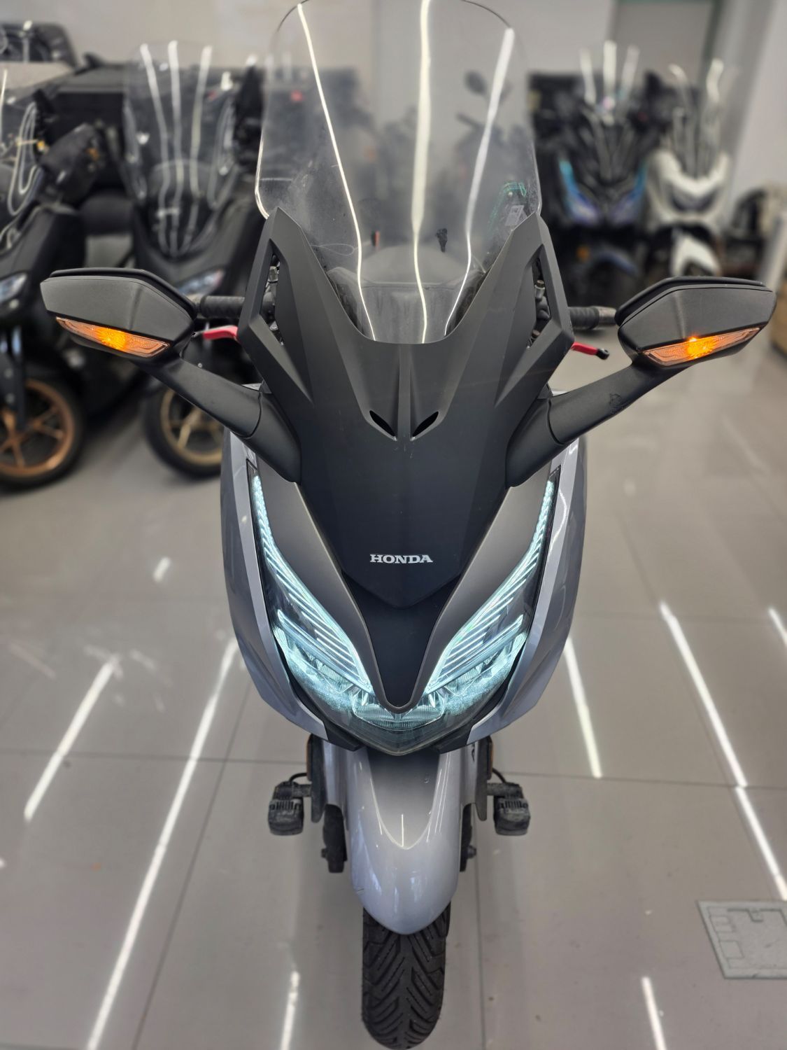 혼다 포르자 350 main