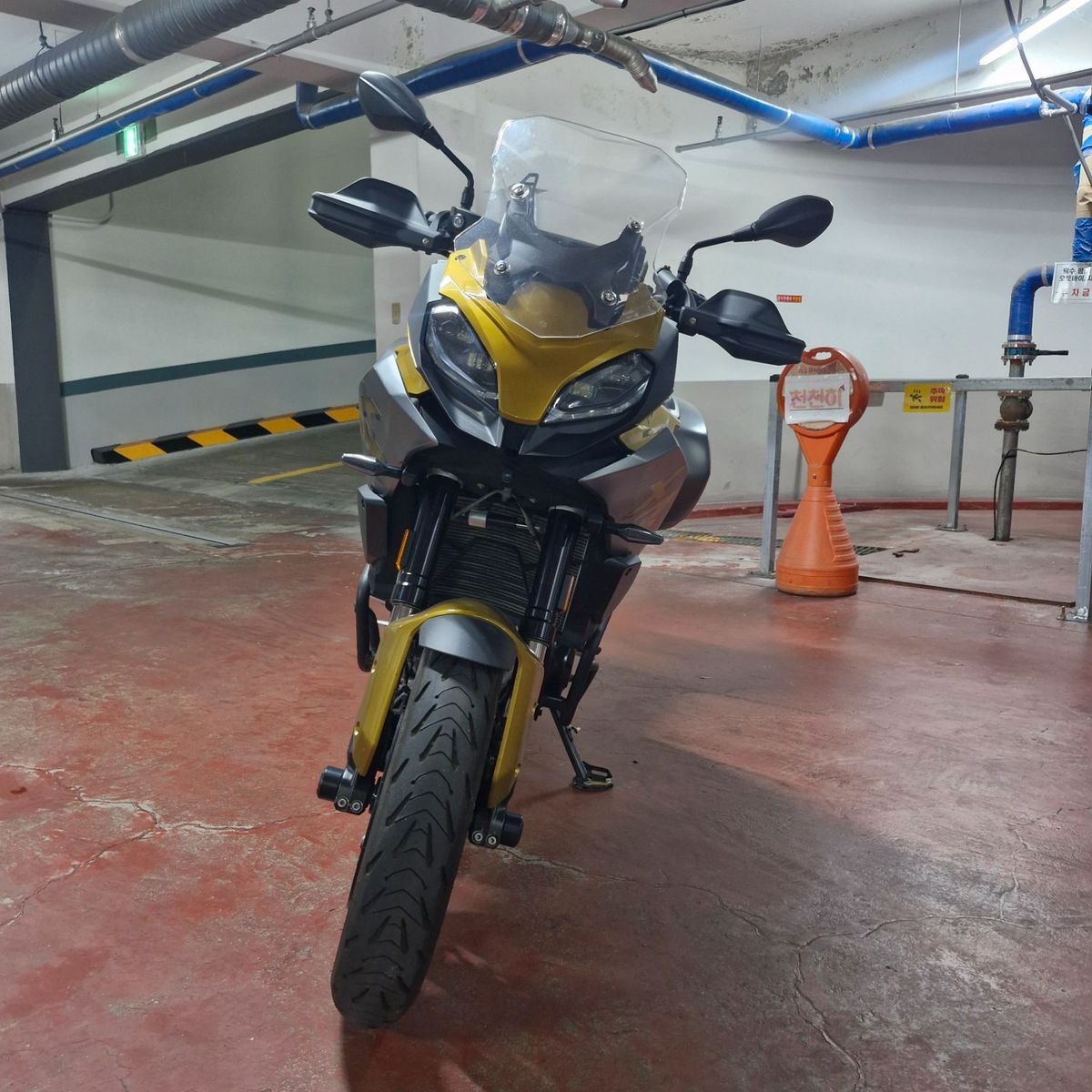 BMW F 900 XR thumb 2