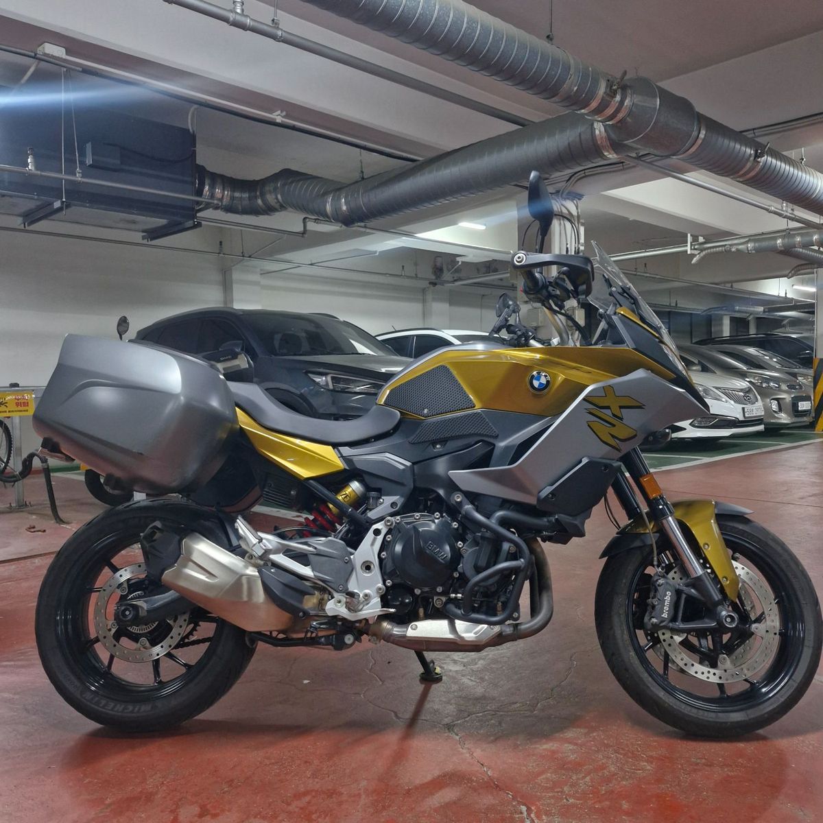 BMW F 900 XR more