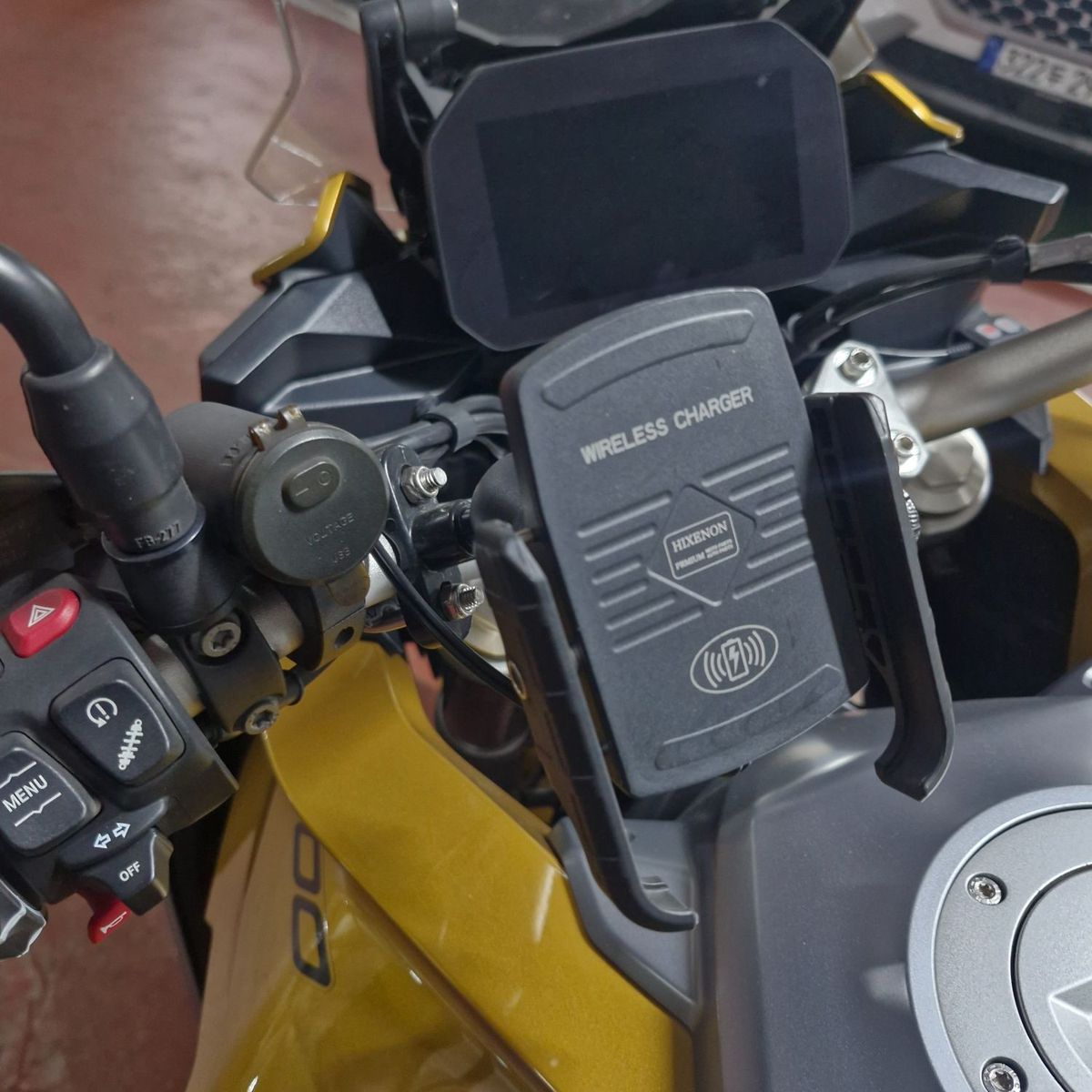 BMW F 900 XR 8