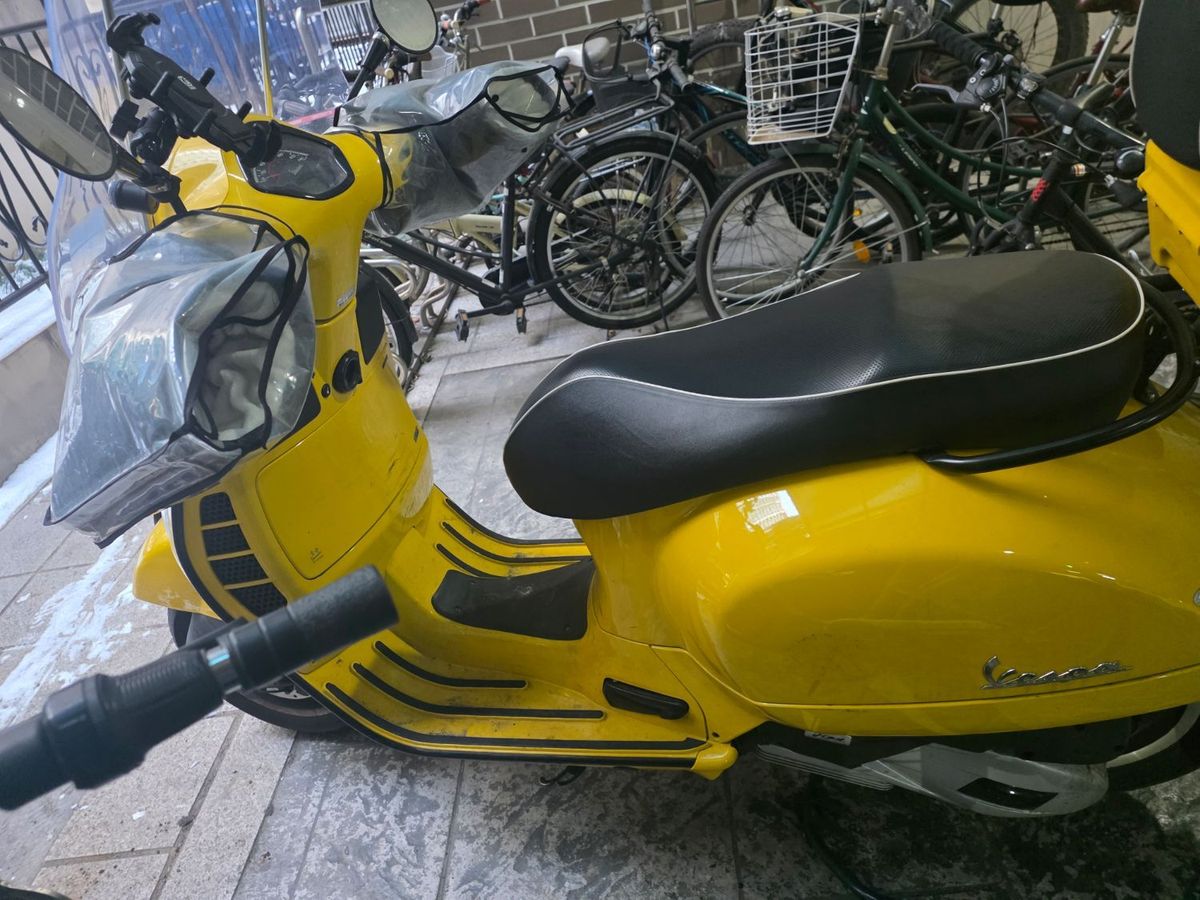 베스파 GTS 125 more