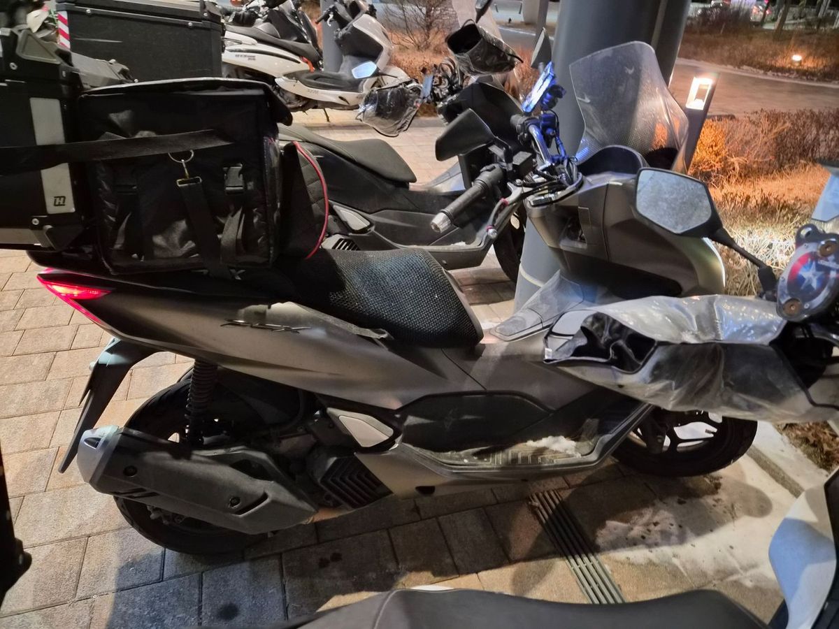 혼다 PCX 125 more