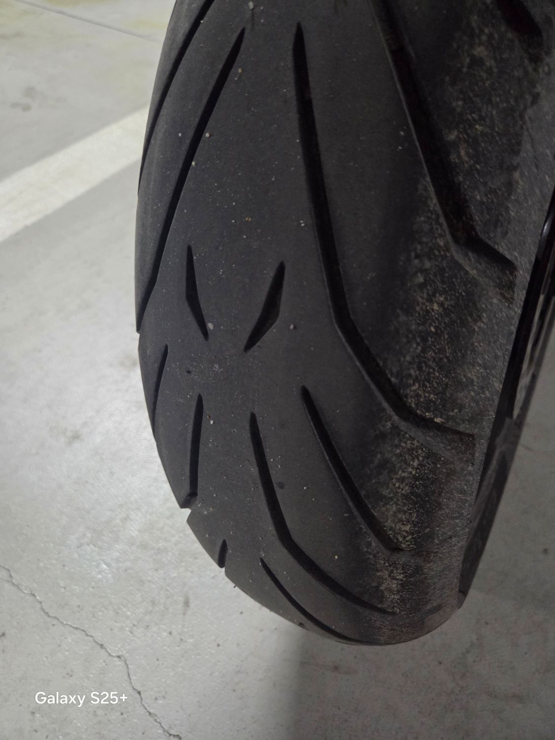 스즈키 GSR 750 A 5