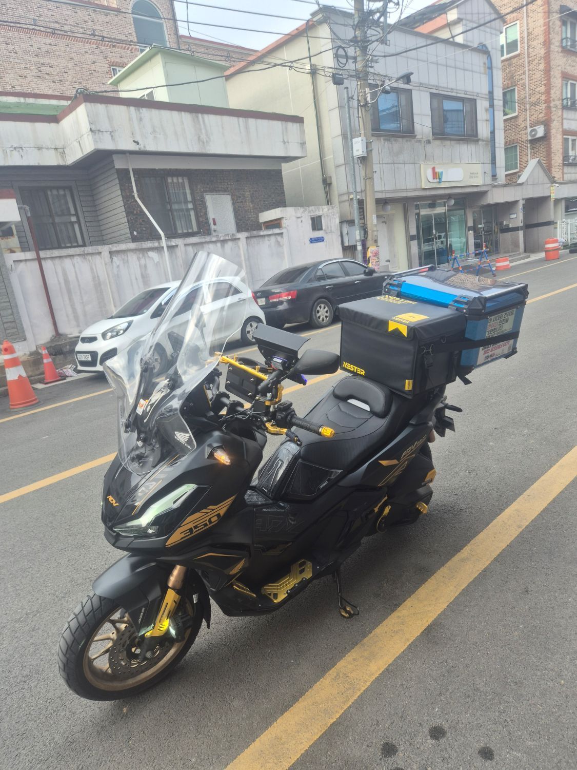 혼다 ADV 350 4