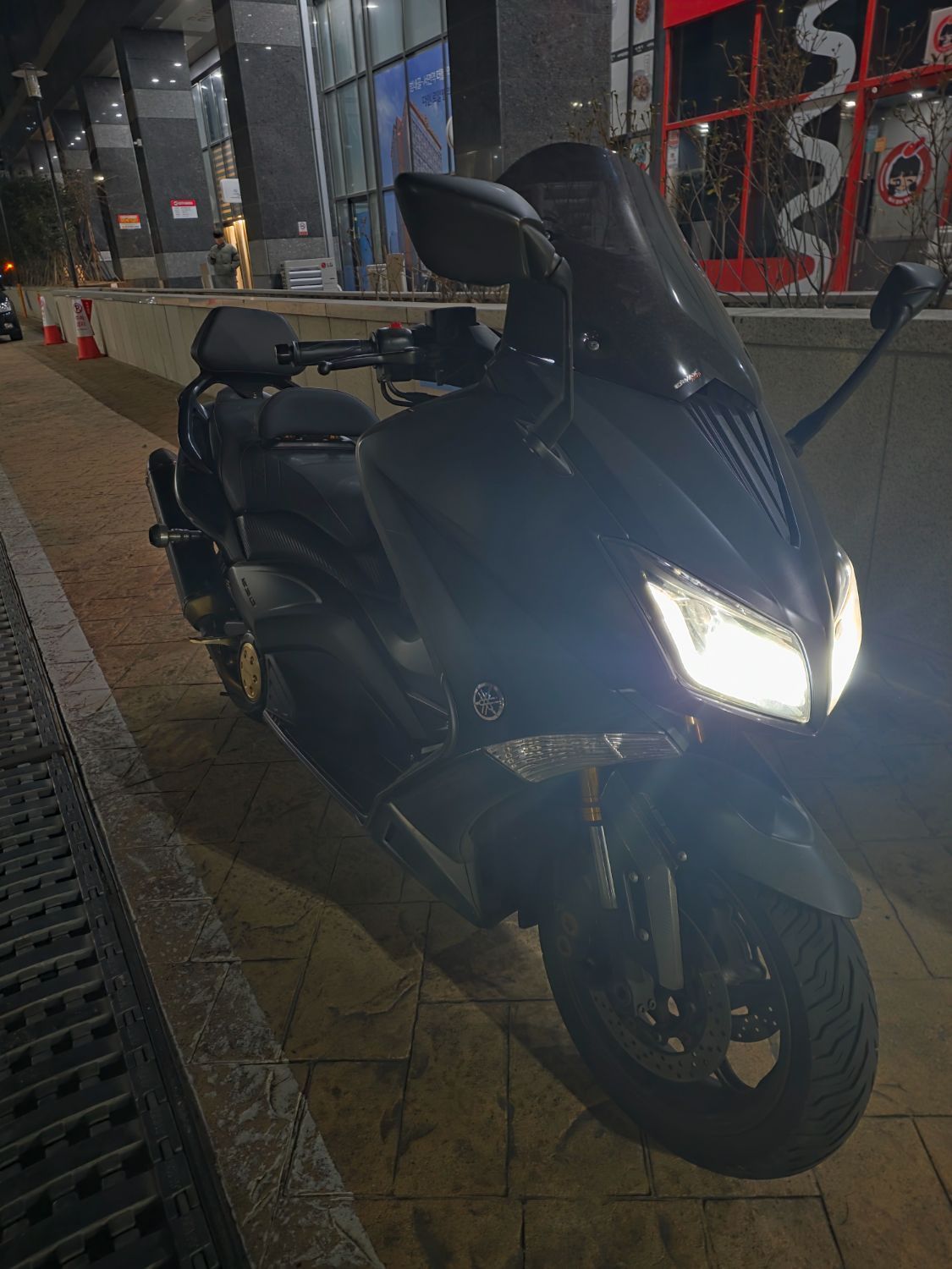 야마하 TMAX 530 more