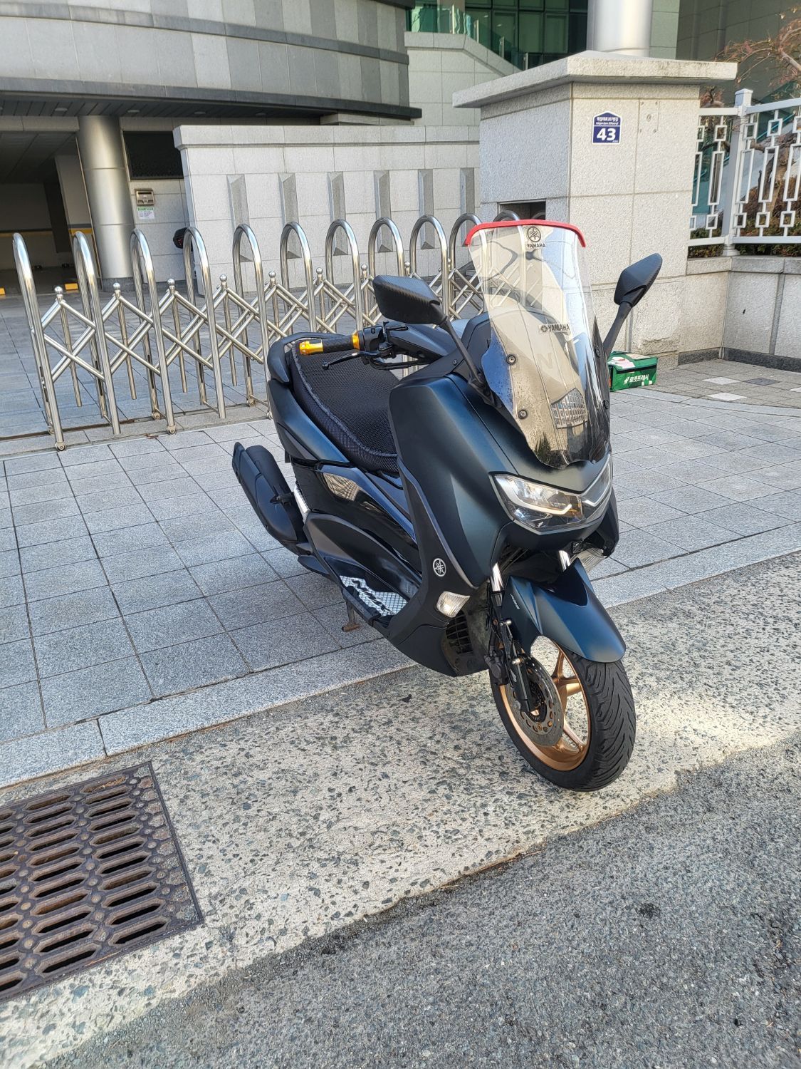야마하 NMAX 155 thumb 2