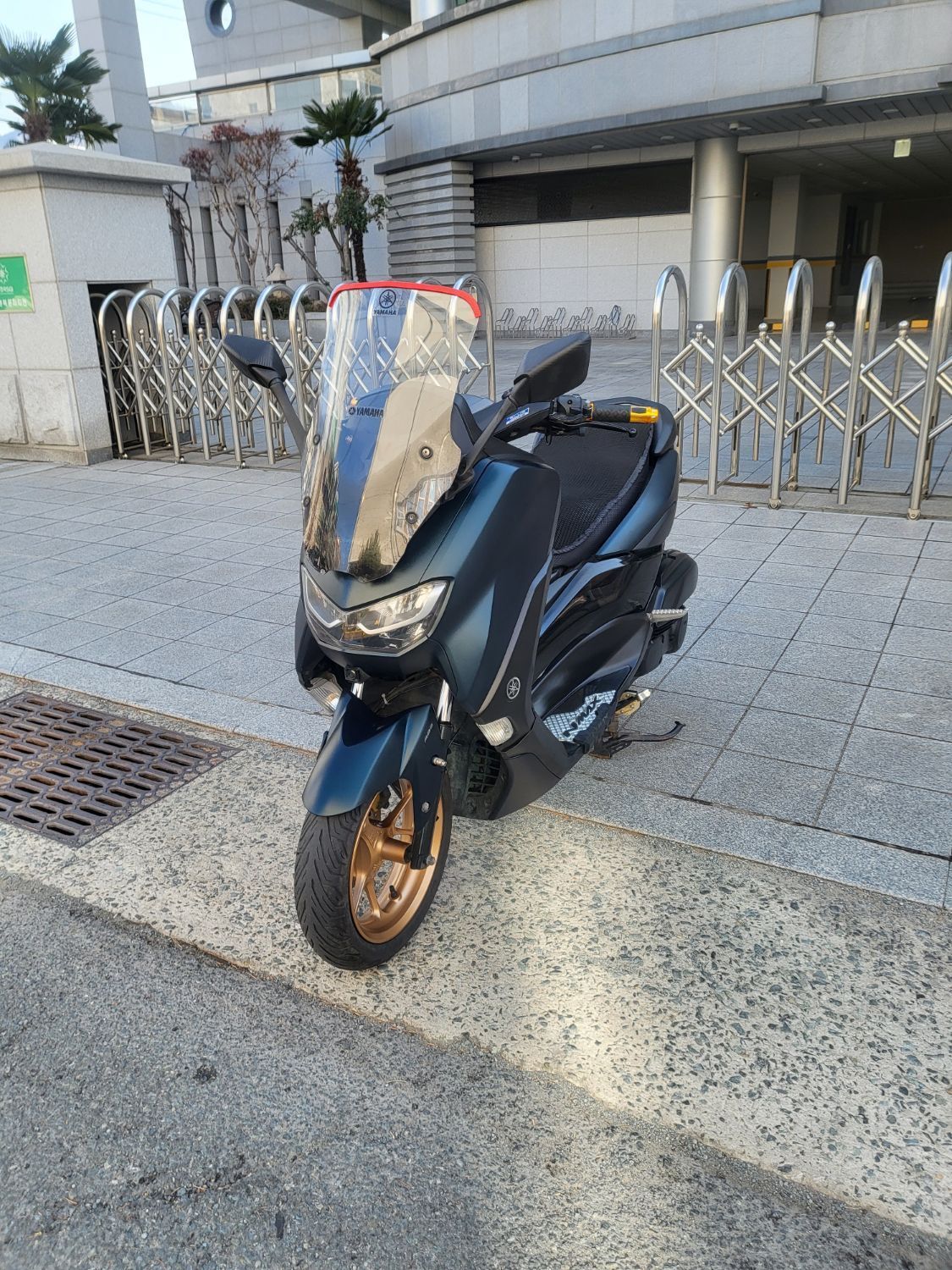 야마하 NMAX 155 more