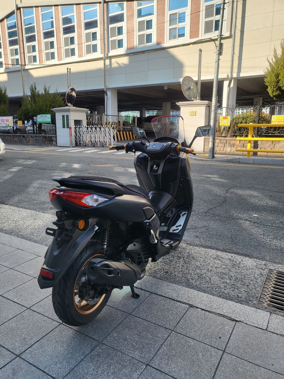 야마하 NMAX 155 6