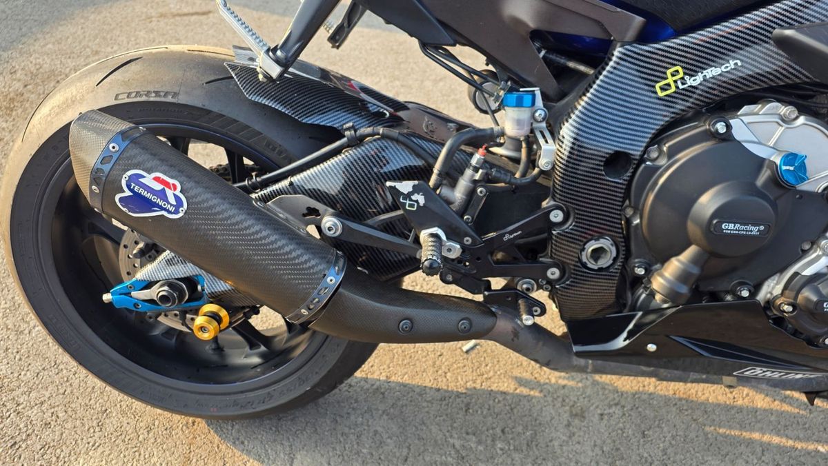 야마하 YZF R1 more