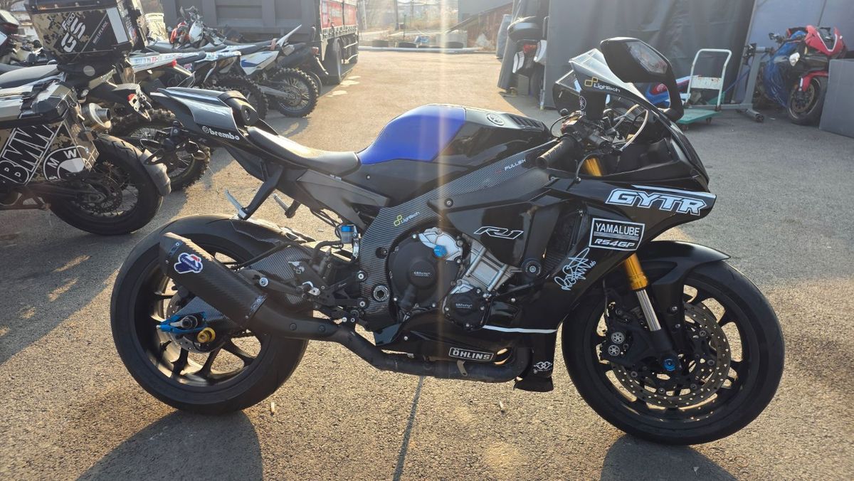 야마하 YZF R1 main