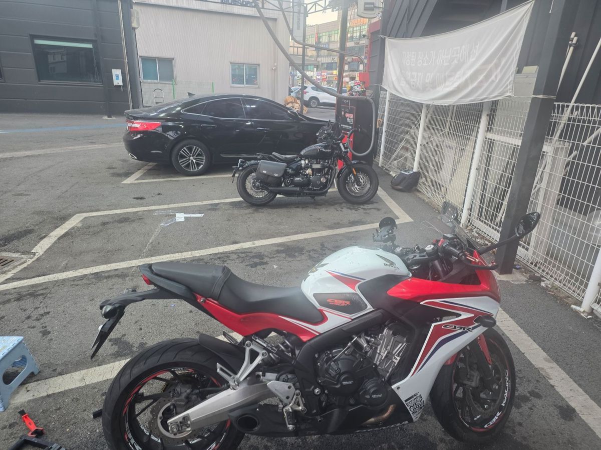 혼다 CBR 650 F 4