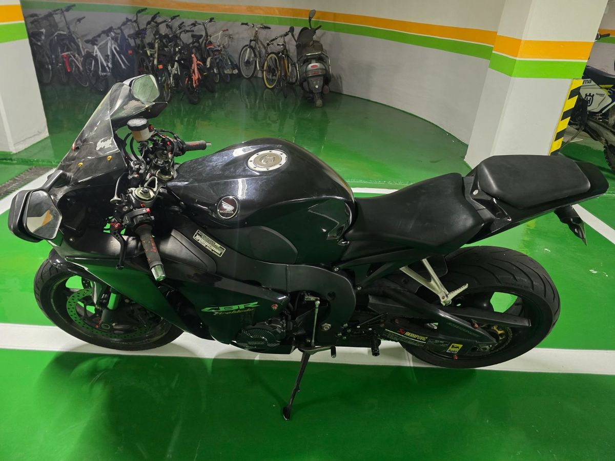 혼다 CBR 1000 RR more