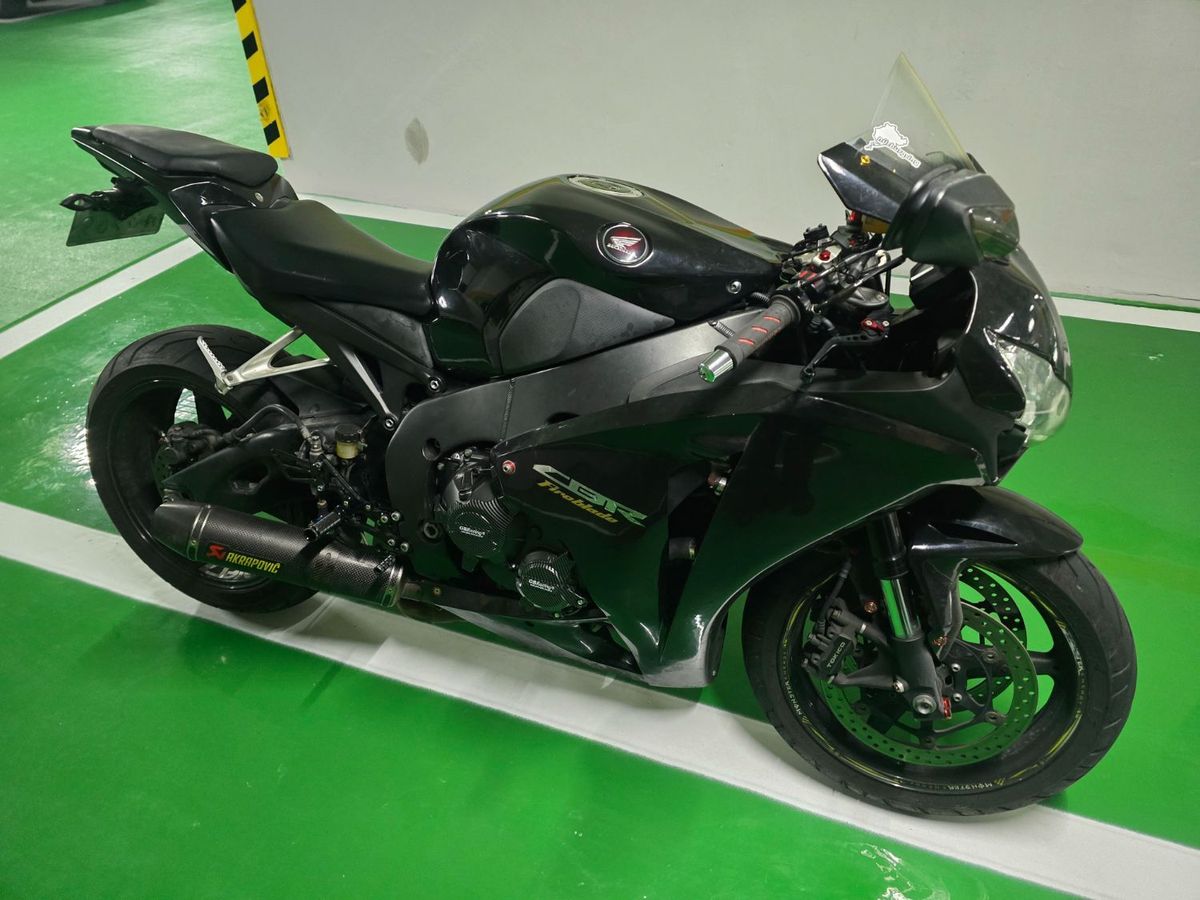 혼다 CBR 1000 RR thumb 2