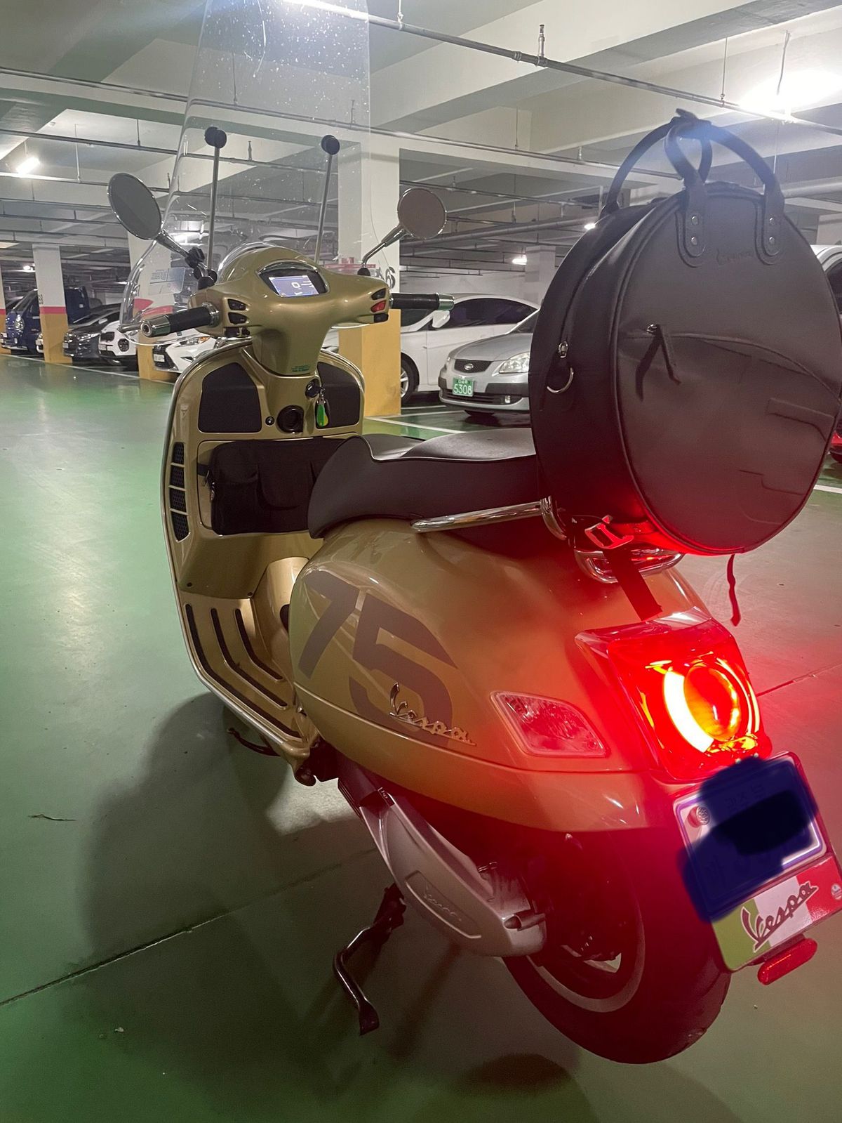 베스파 GTS 300 75주년 스페셜 에디션 8