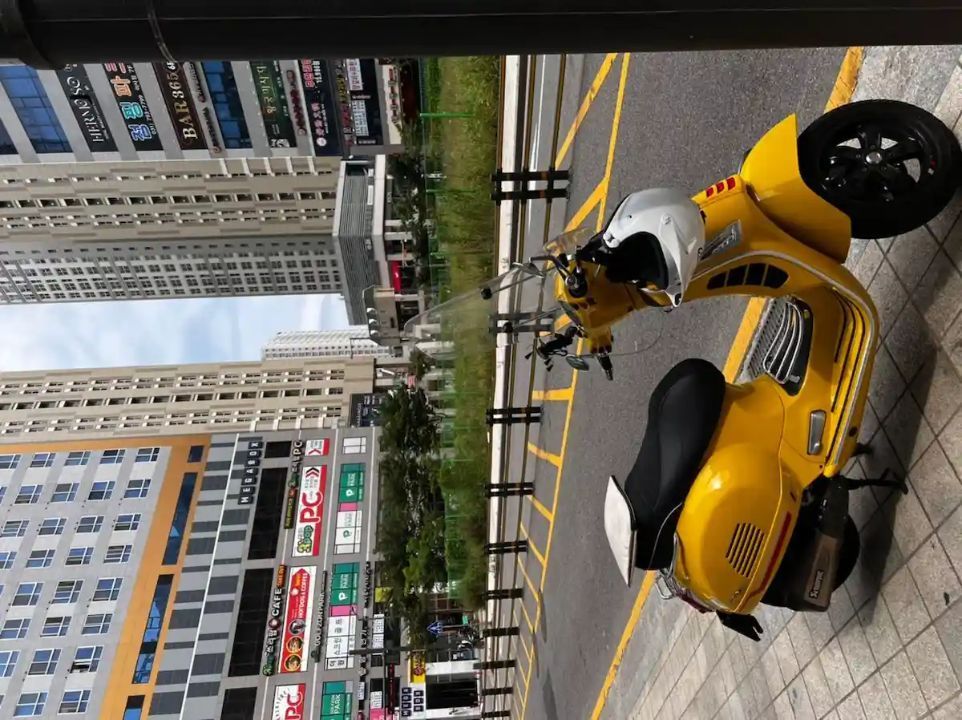 베스파 GTS 300 슈퍼 main