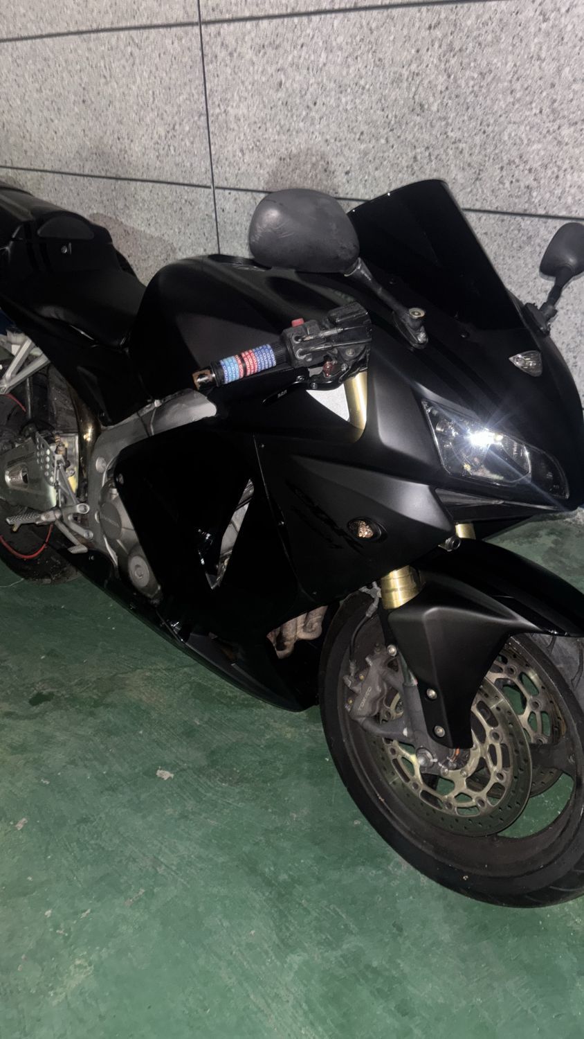 혼다 CBR 600 RR thumb 2