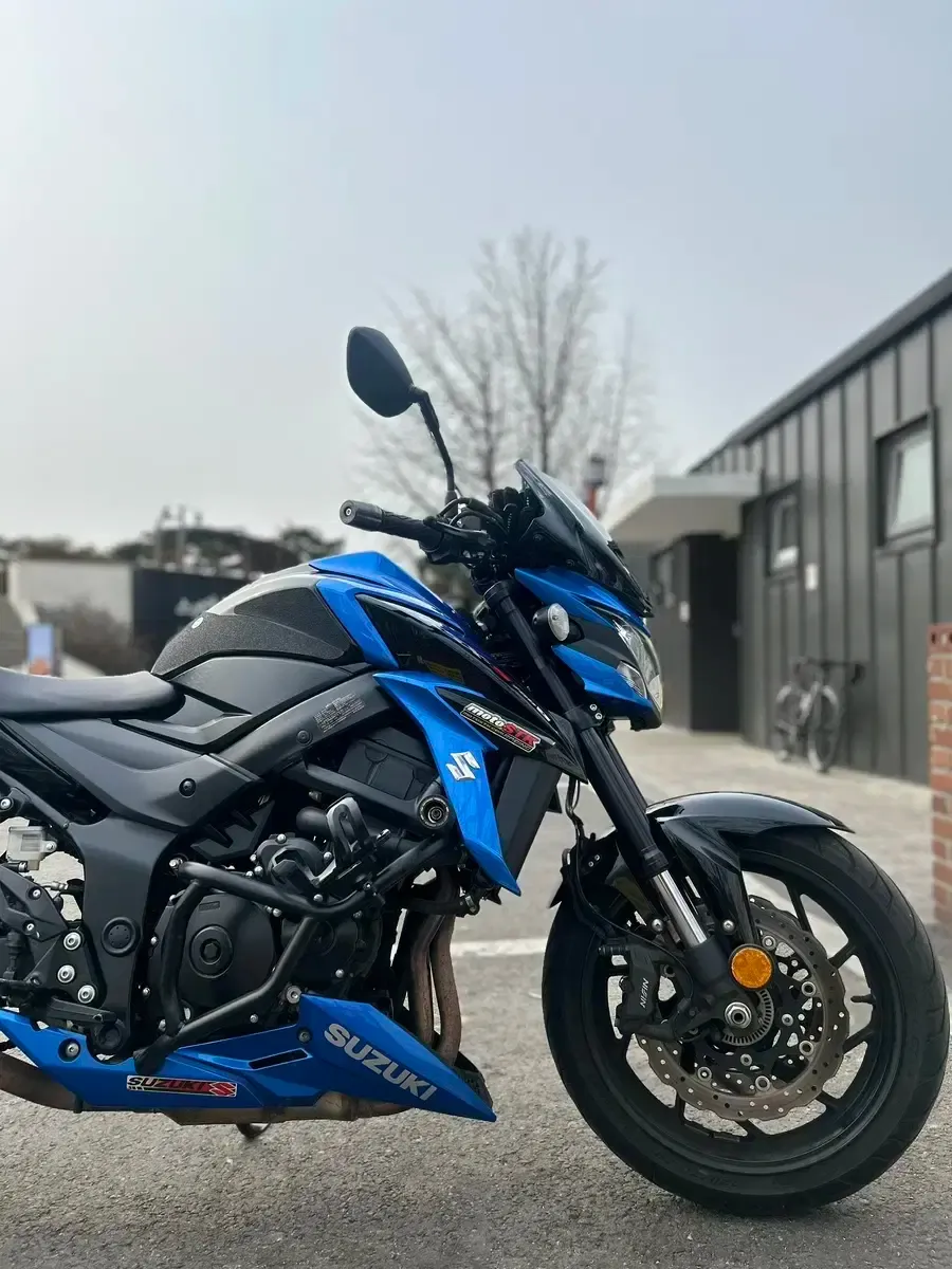 스즈키 GSX S 750 main