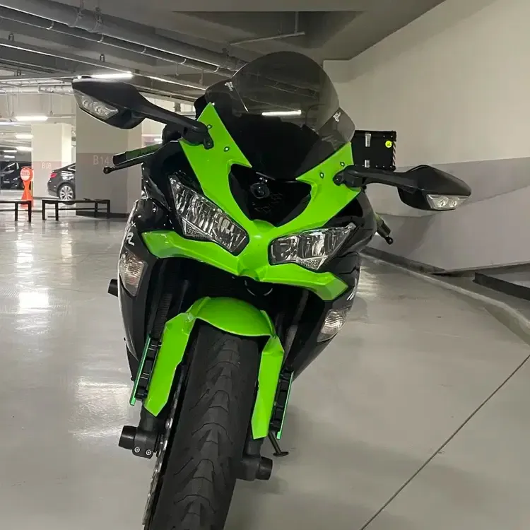 가와사키 닌자 ZX-6R main