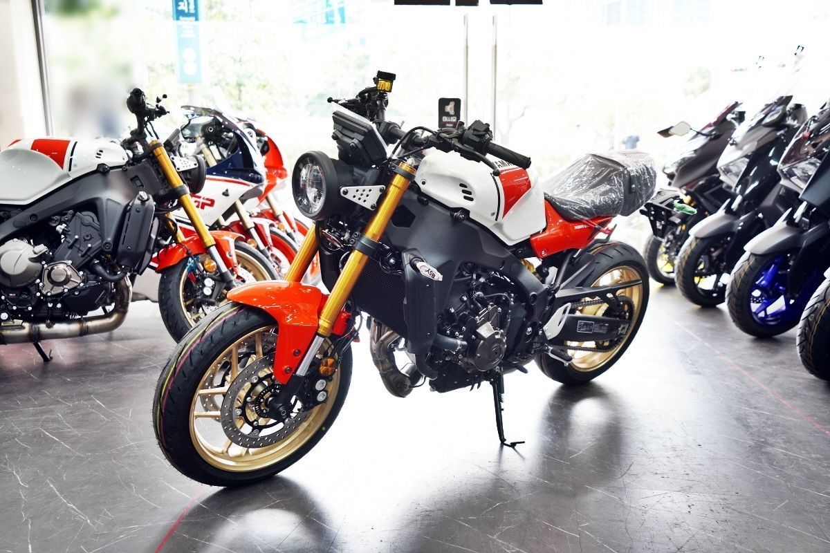 야마하 XSR 900 thumb 2