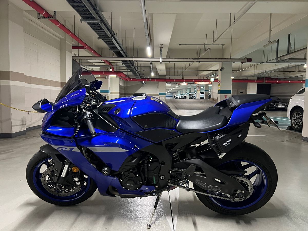 야마하 YZF R1 thumb 2