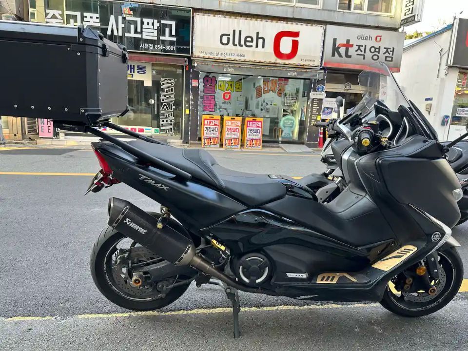 야마하 TMAX DX main