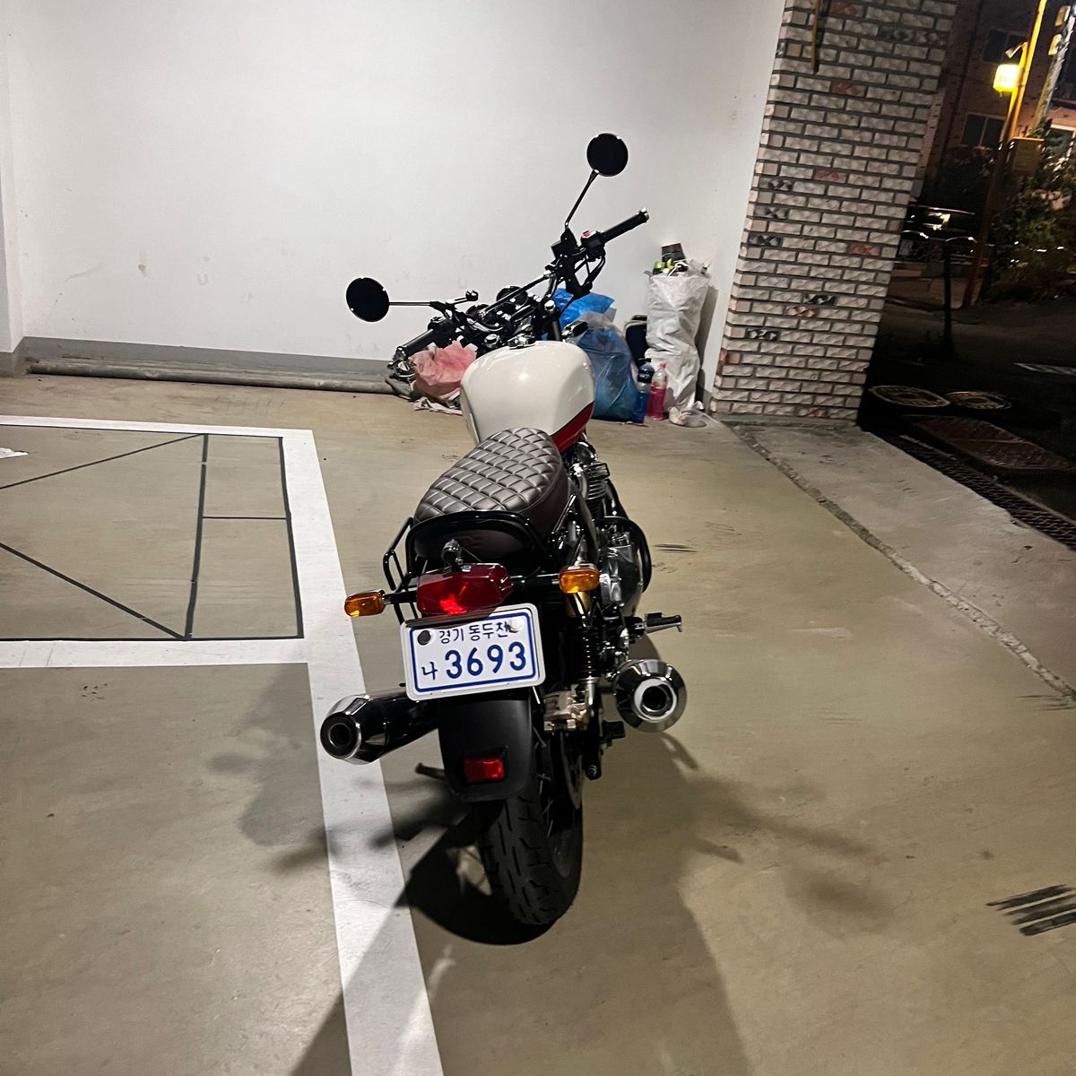 로얄엔필드 인터셉터 650 4