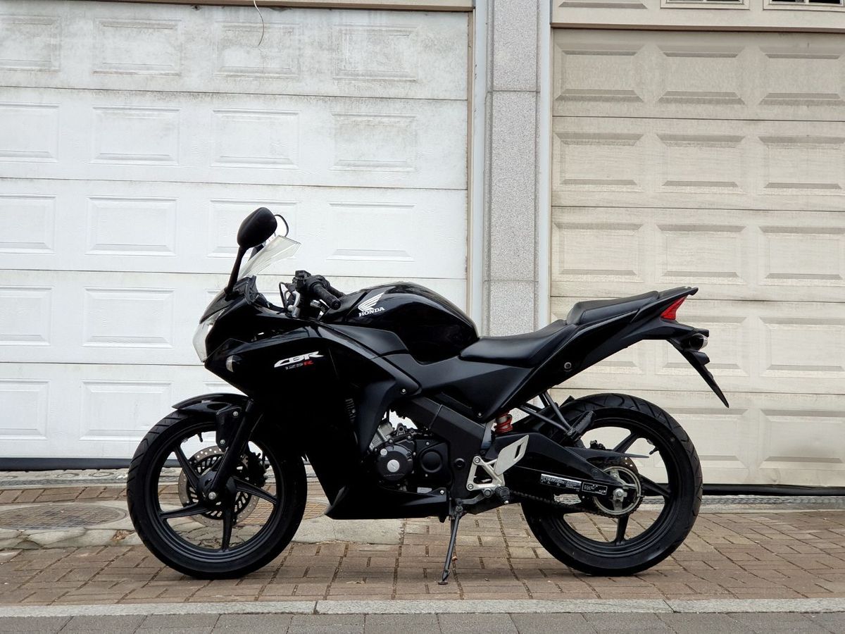 혼다 CBR 125 R thumb 2