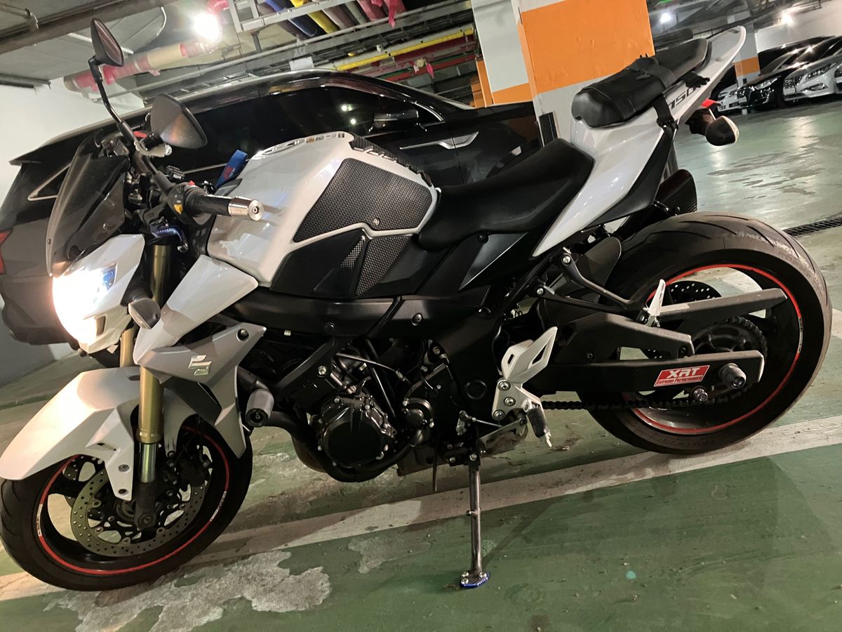 스즈키 GSR 750 A thumb 2
