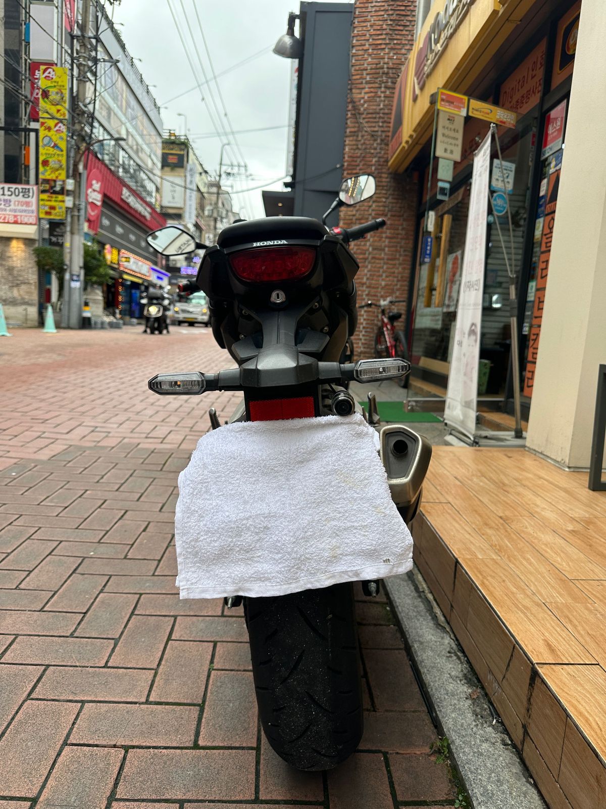 혼다 CB 300 R 4