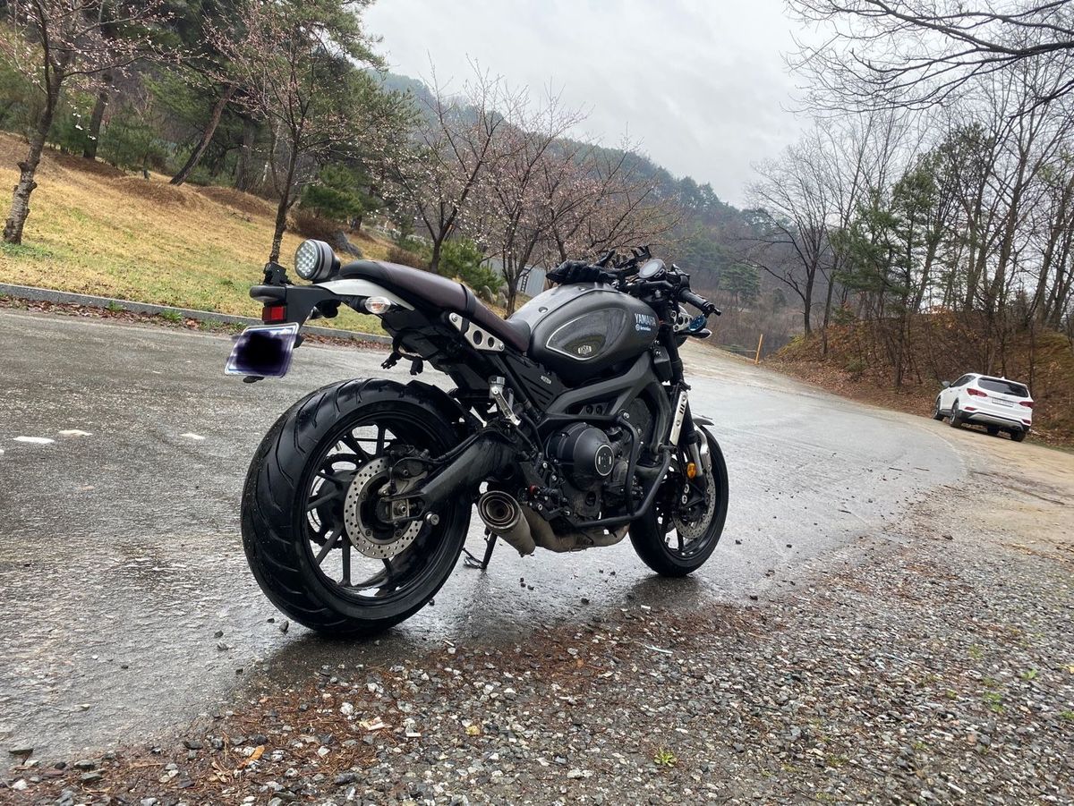 야마하 XSR 900 thumb 2