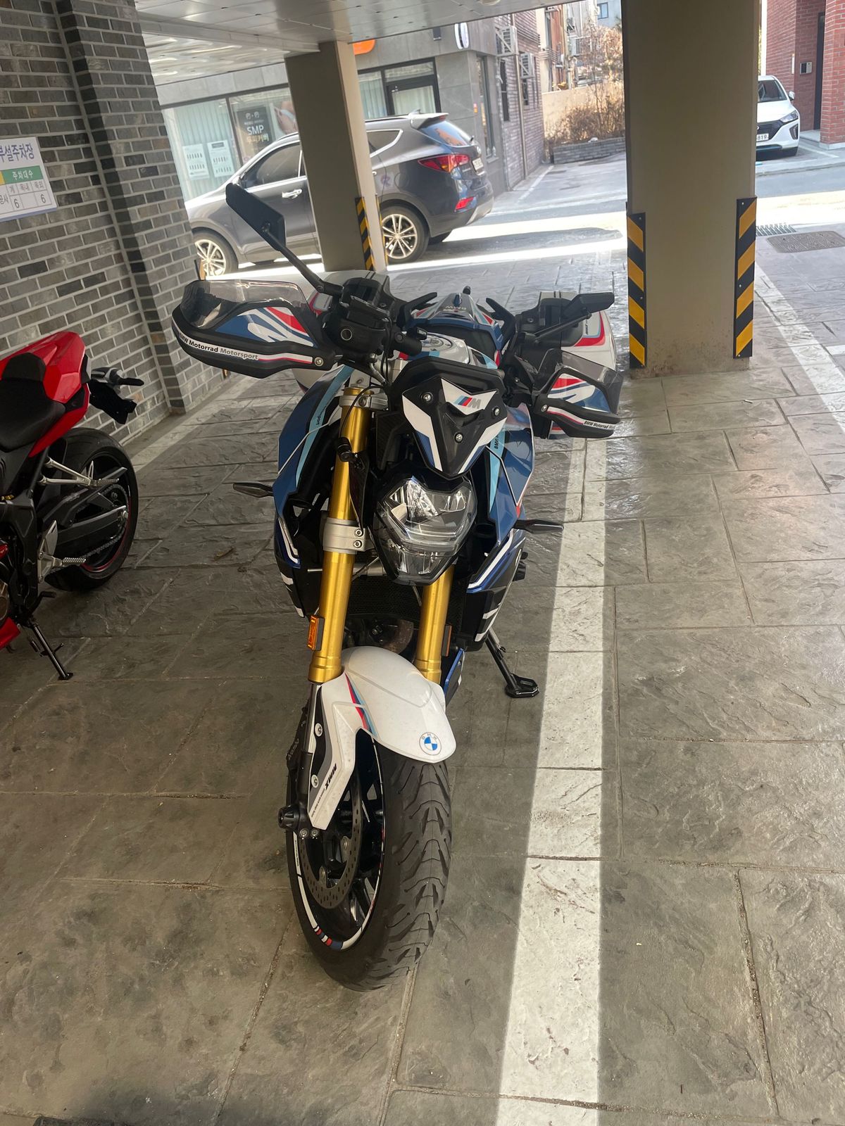 BMW F 900 R more