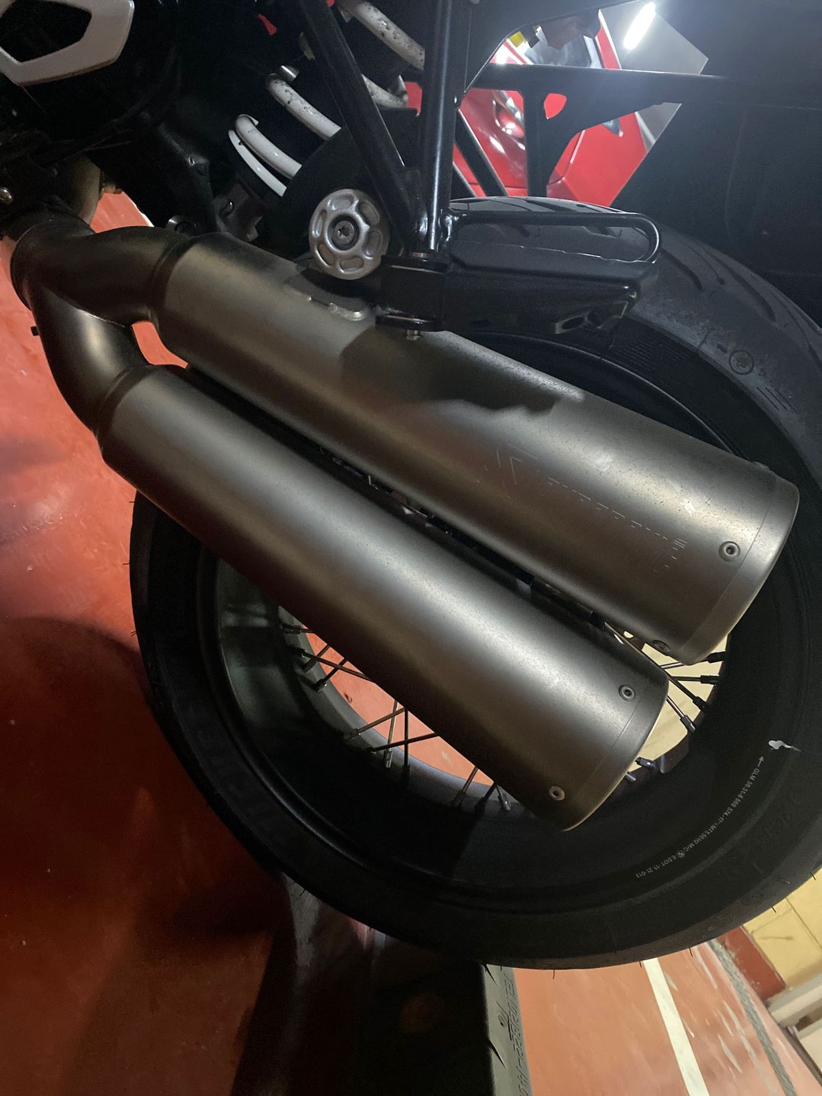 BMW R nine T  10