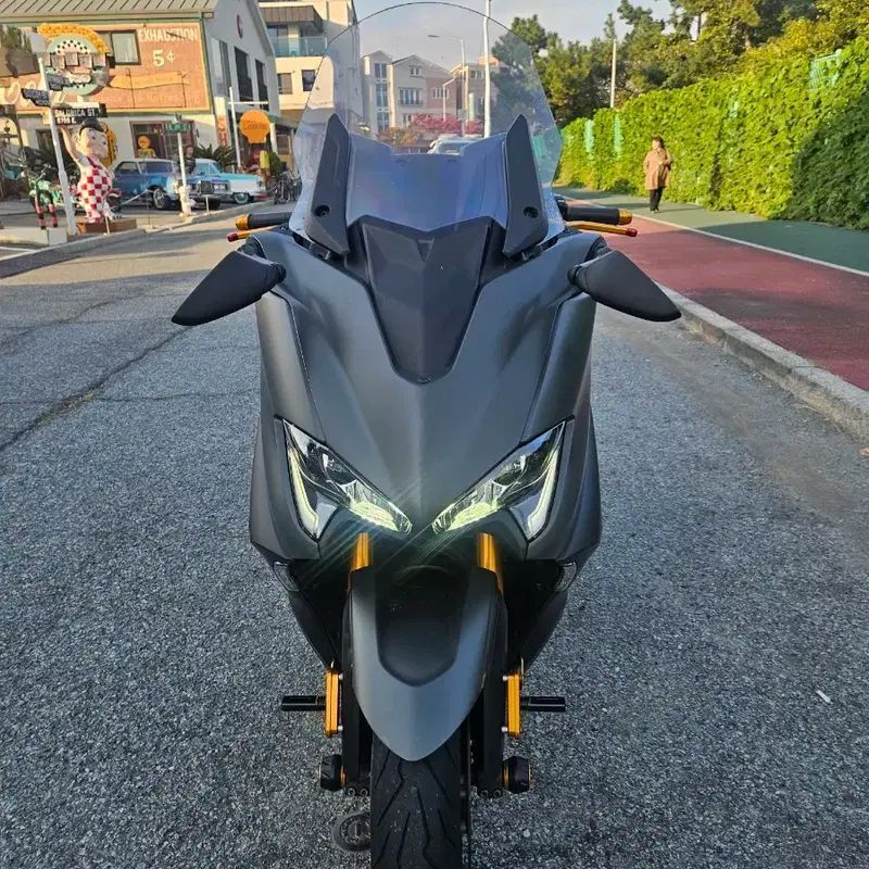 야마하 TMAX 560 more