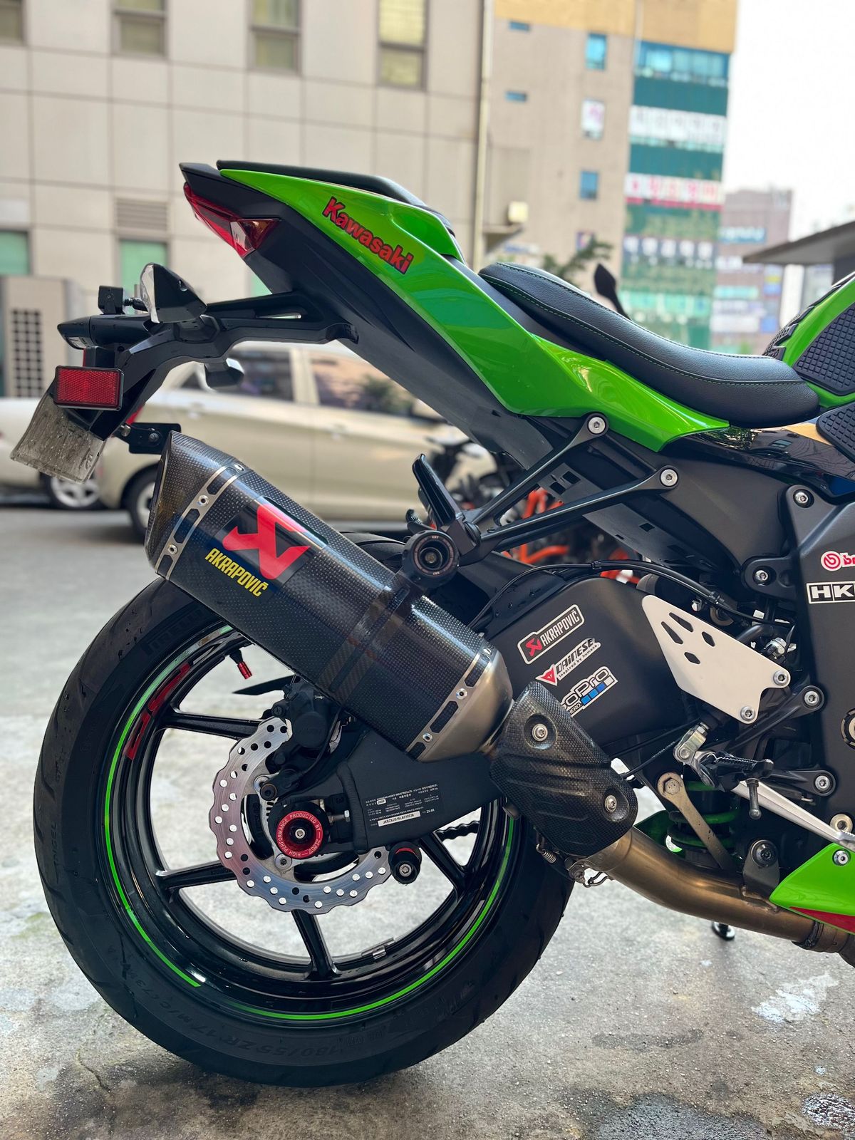 가와사키 닌자 ZX-6R 9