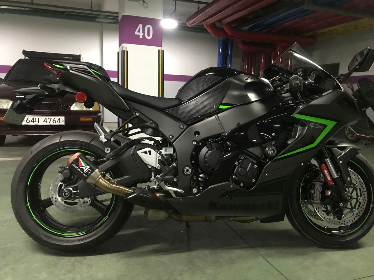 가와사키 닌자 ZX 10 R 5