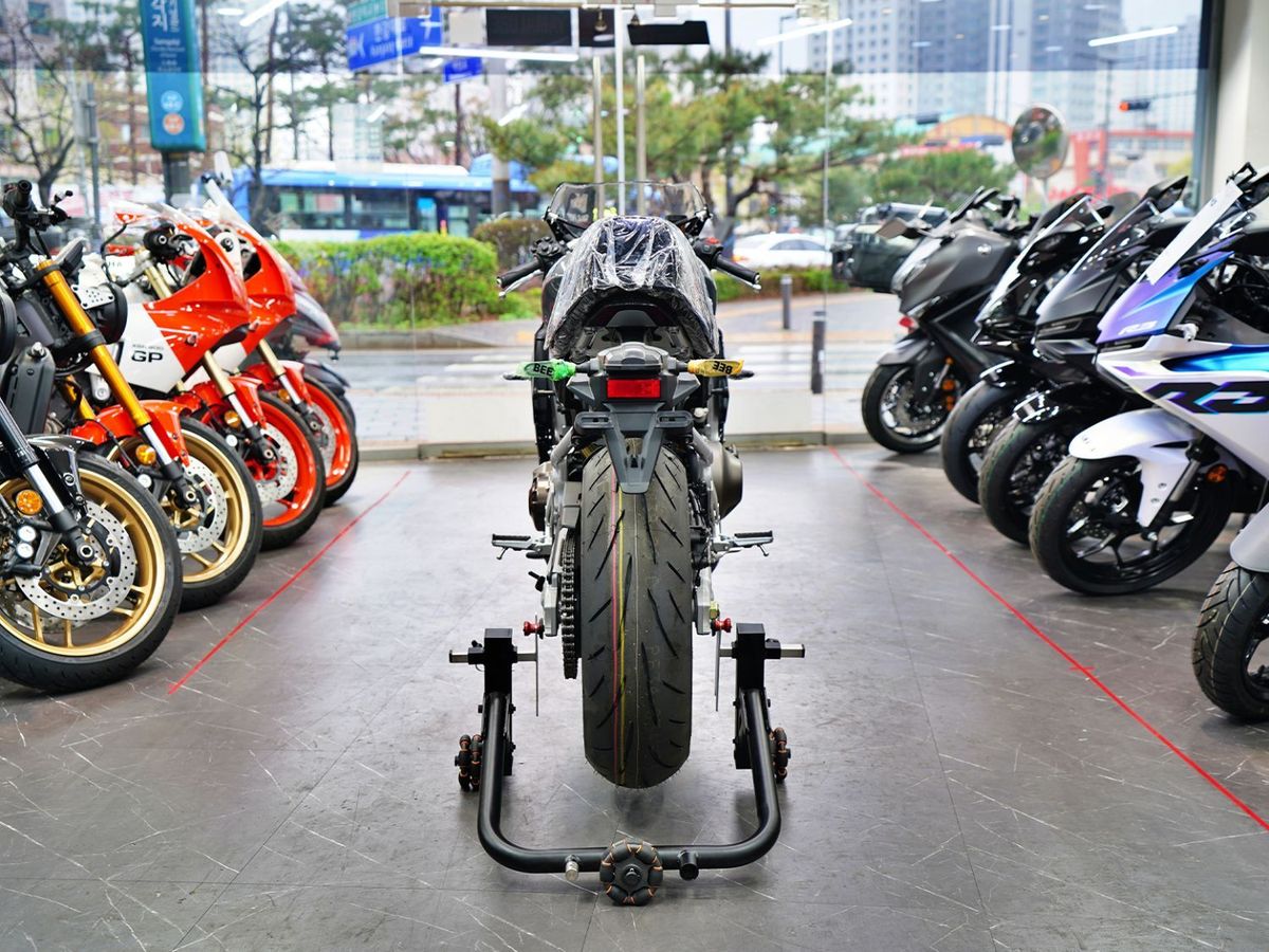 야마하 XSR 900 GP 29