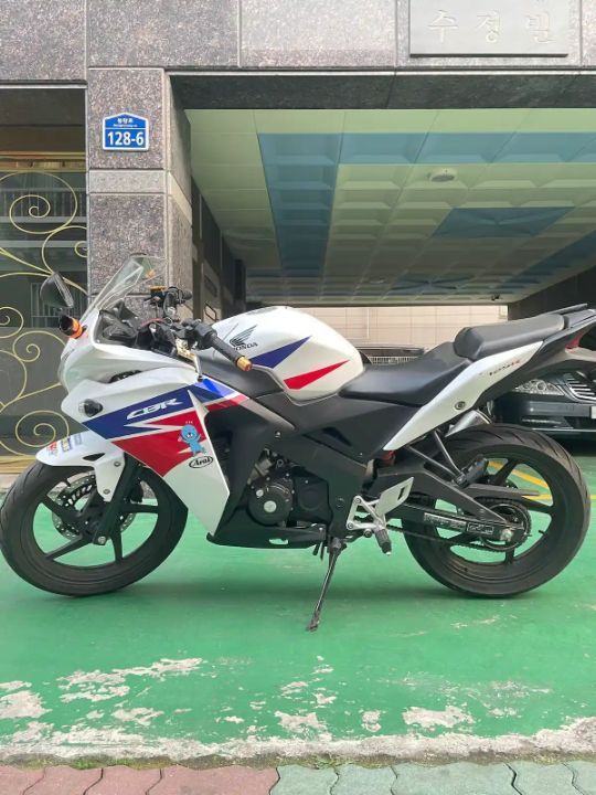혼다 CBR 125 R main