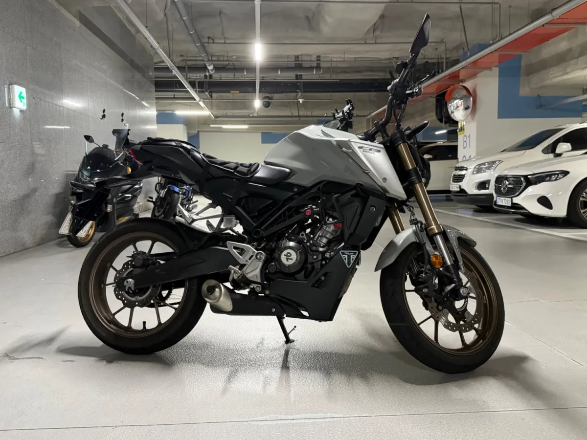 혼다 CB 125 R main