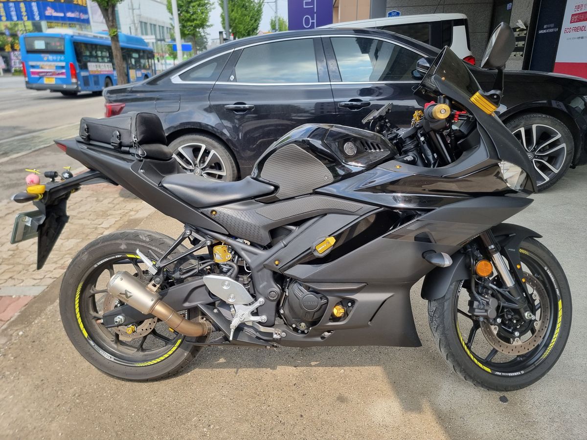 야마하 YZF R3 main