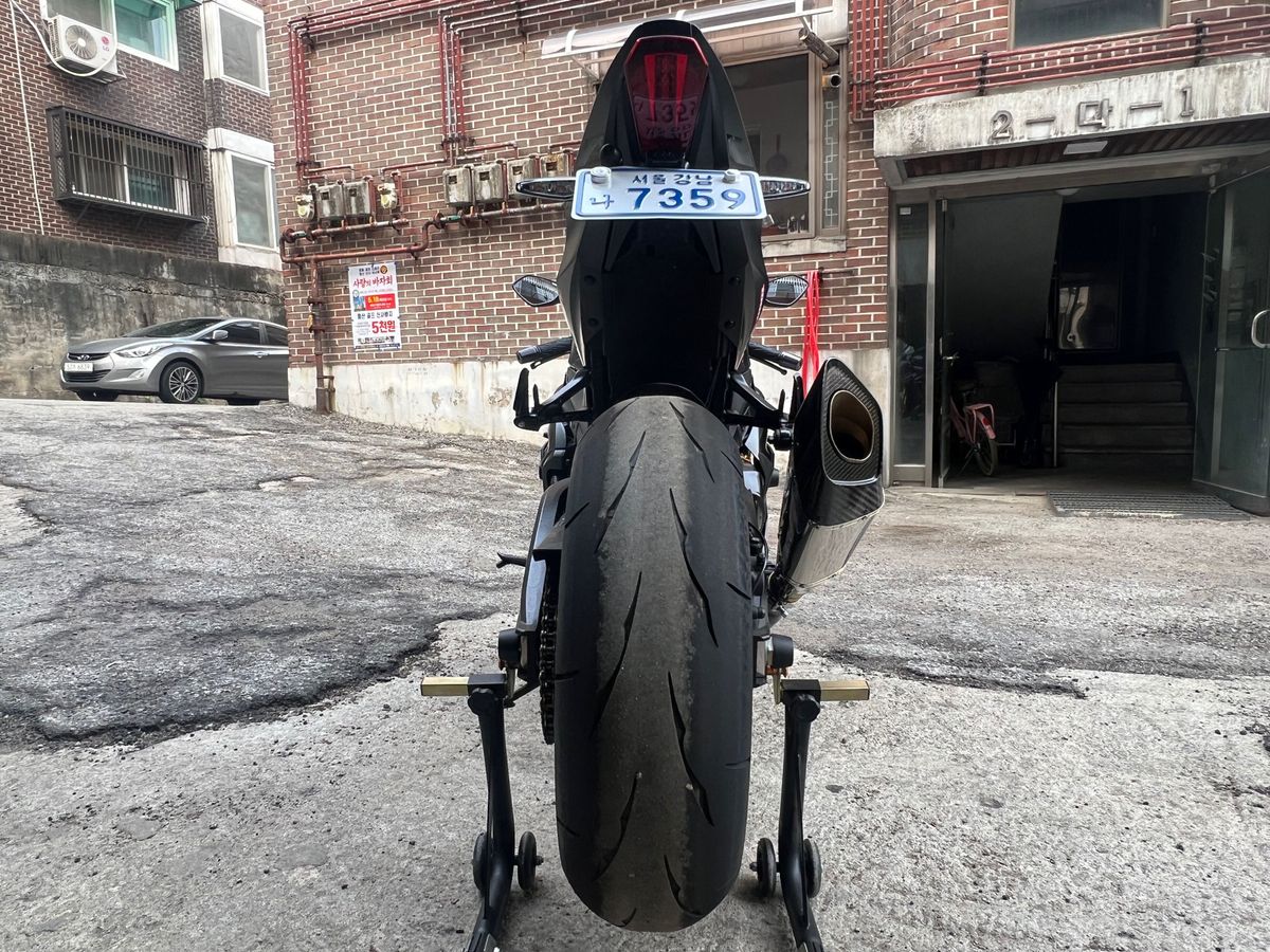 스즈키 GSX R 1000 R 블랙 에디션 4