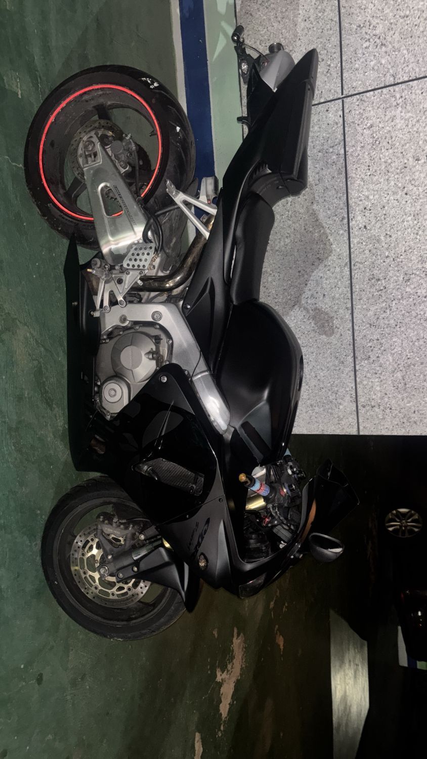 혼다 CBR 600 RR more