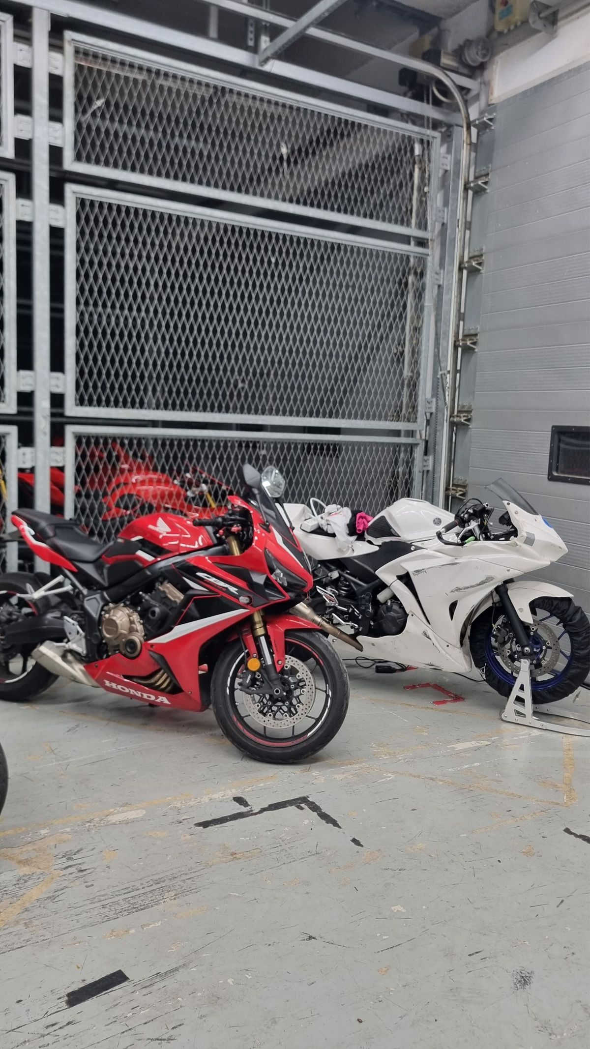 혼다 CBR 650 R MT 8