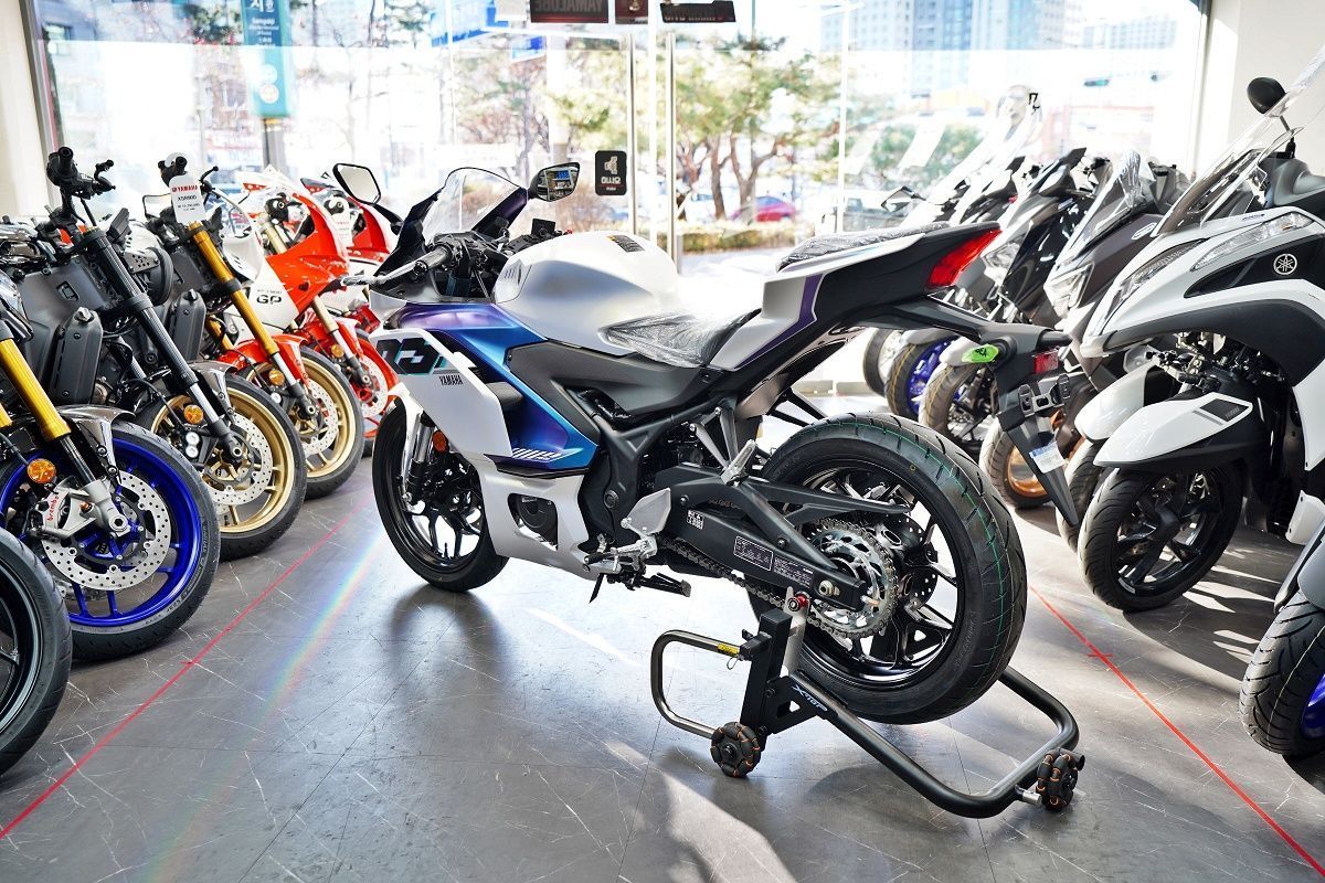 야마하 YZF R3 4