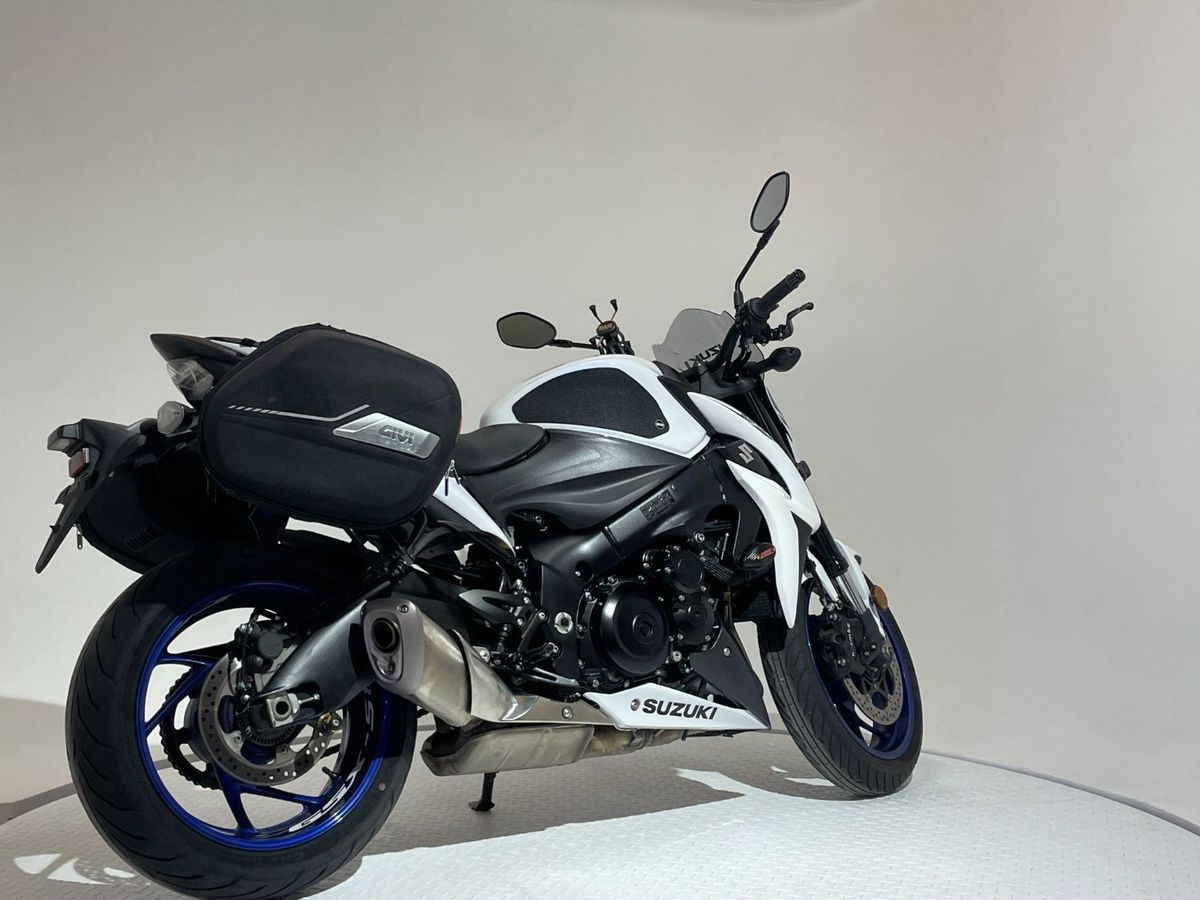 스즈키 GSX S 1000 4