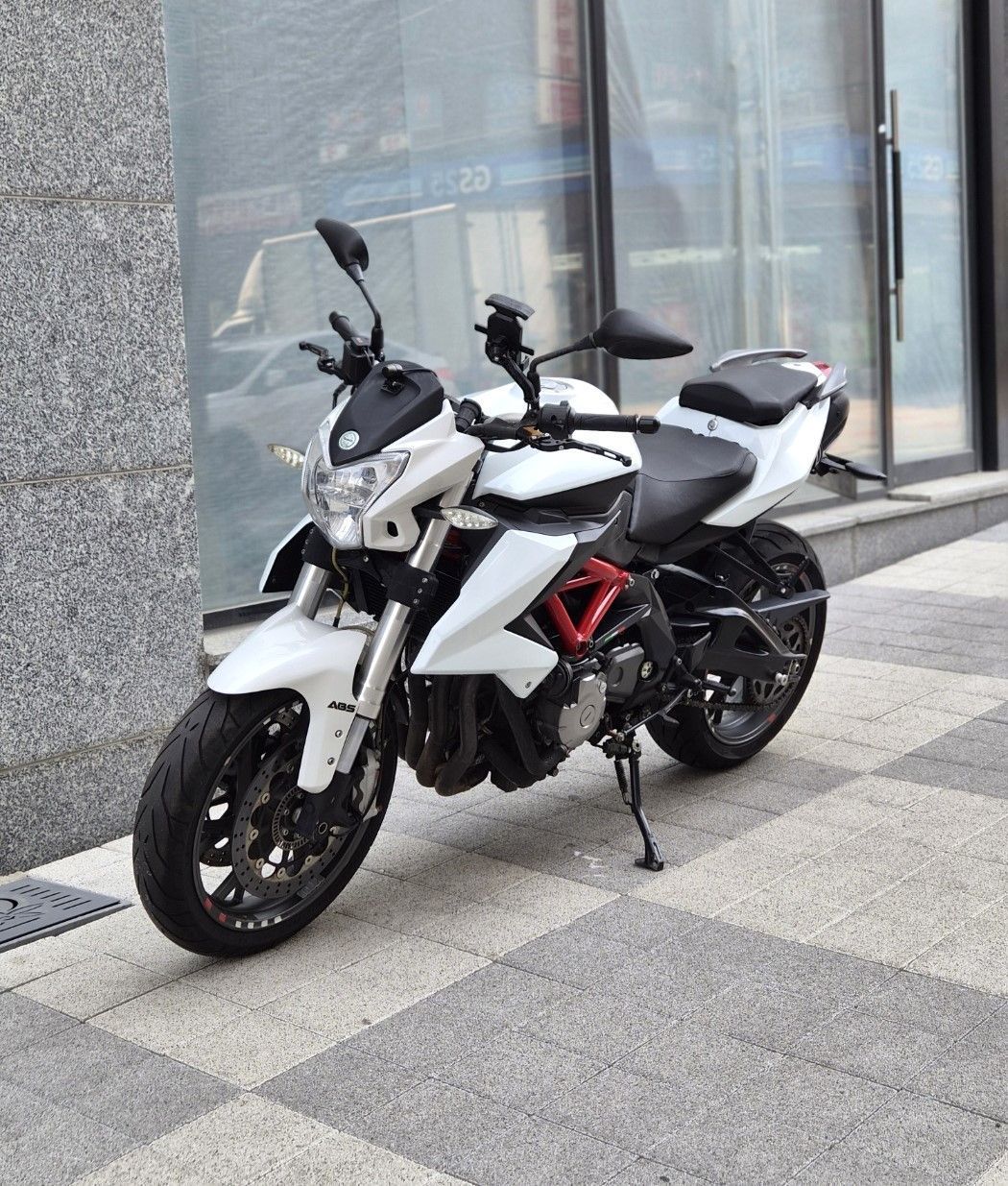 베넬리 TNT 600 I 4