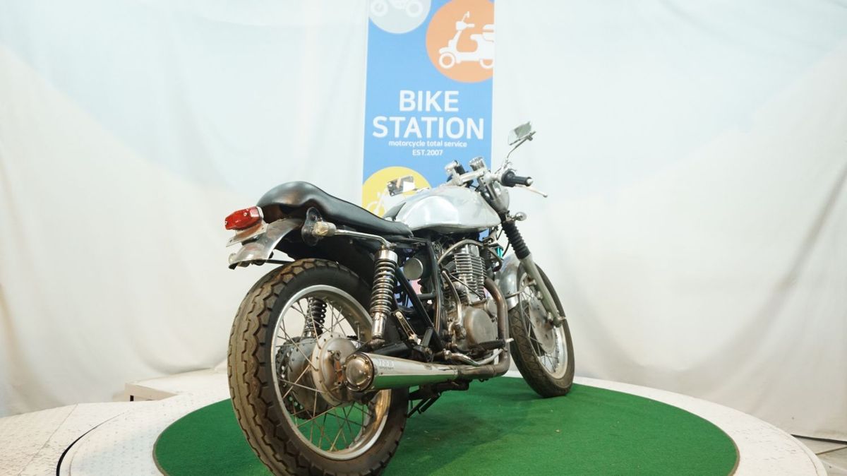 야마하 SR 400 4