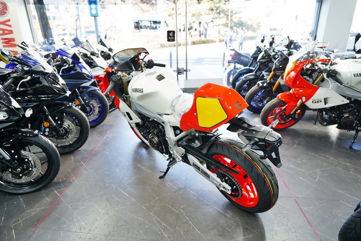 야마하 XSR 900 GP 4